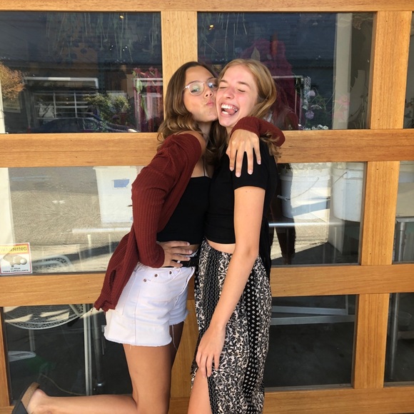 Meet your Posher, Paige - Picture 2 of 3